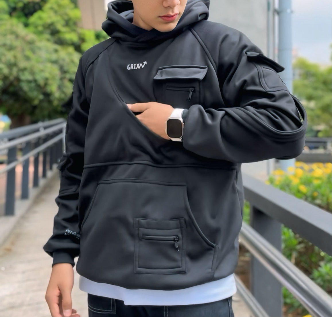 HOODIE 7 BOLSILLOS NEGRO